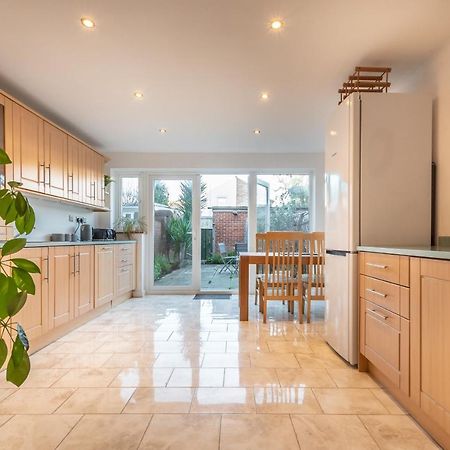 Best Price! Large Home For 4 - Smart Tv - Comfy Beds - Garden - 4 Single Beds Or 2 Doubles! Portsmouth Exterior foto